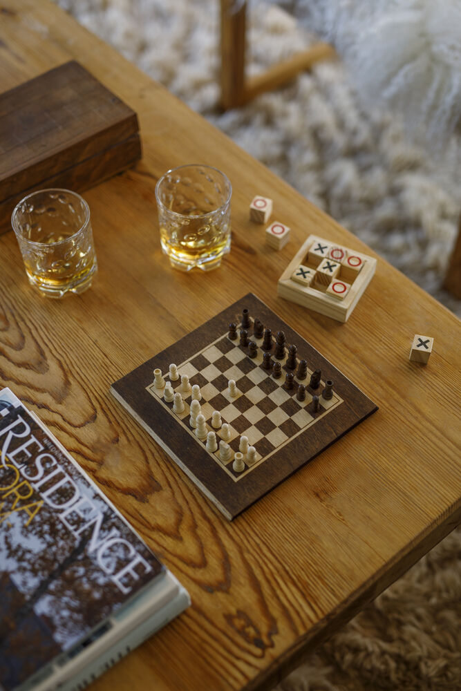 Lord Nelson Spelset – Klassiskt set med schack, tre i rad och snurrande glas